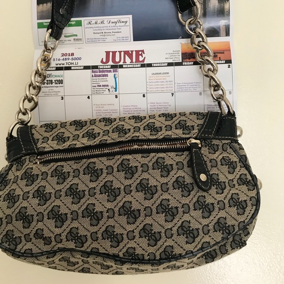 Authentic Guess shoulder bag - Picture 6 of 8